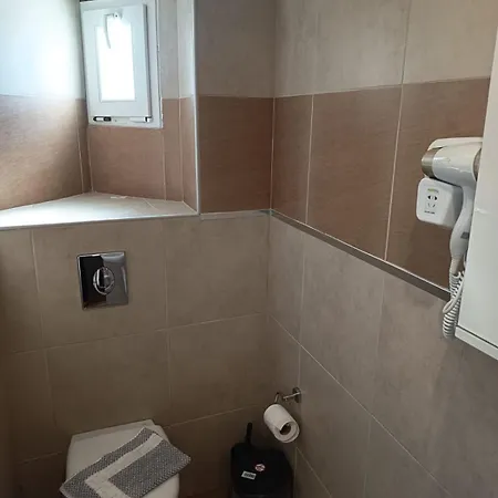 B&B Syrtaki